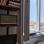 The Hilltop Nest ליסבון