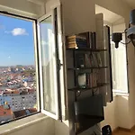 The Hilltop Nest * ליסבון