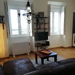 The Hilltop Nest * ליסבון