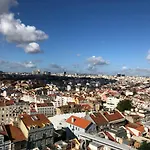 The Hilltop Nest דירה