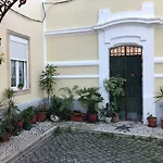 The Hilltop Nest דירה ליסבון