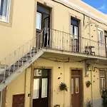 The Hilltop Nest * ליסבון