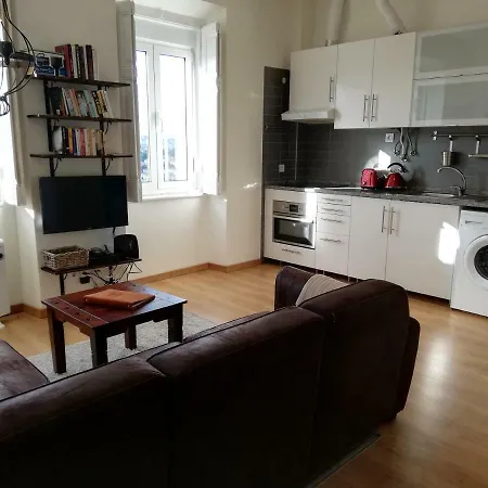 The Hilltop Nest Apartment Lisbon