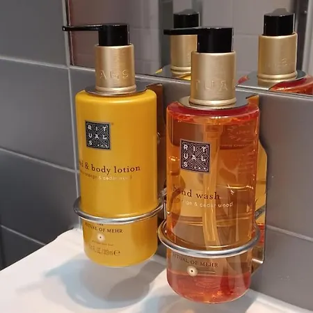 The Hilltop Nest Apartment Lissabon