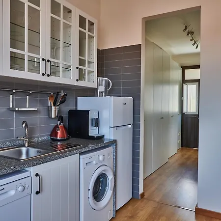 The Hilltop Nest Apartament