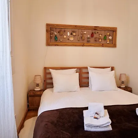 The Hilltop Nest ליסבון