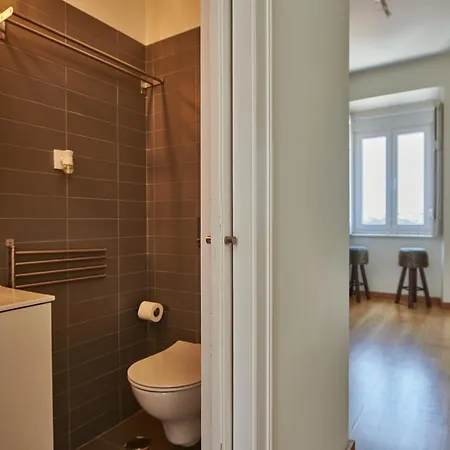 The Hilltop Nest Апартаменты *