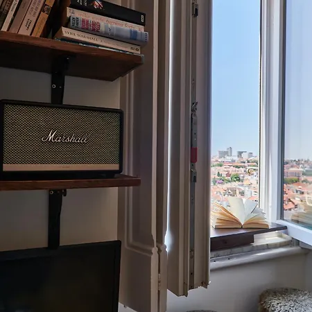Апартаменты The Hilltop Nest