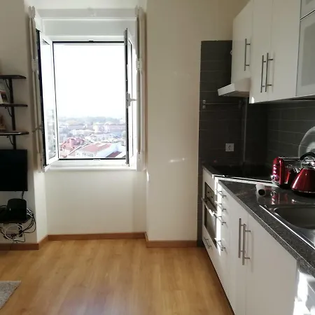 דירה The Hilltop Nest