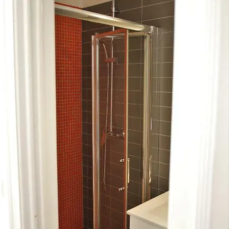 The Hilltop Nest דירה