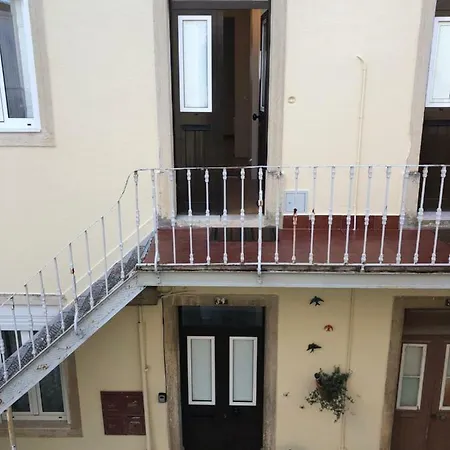 The Hilltop Nest * ליסבון